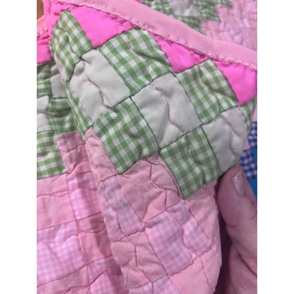 Vtg Handcrafted Gingham Patchwork‎ Trip Around the World Quilt Pink Green 44x46